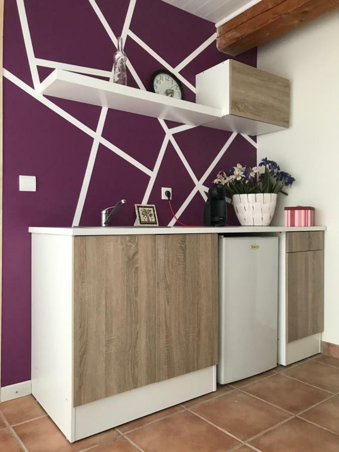 Une Pause Douceur - Suite Orchidee Eyguieres Exterior photo